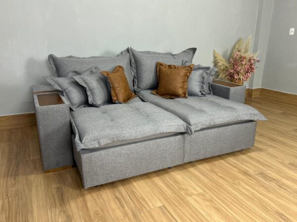 Sofá Cama Retrátil Reclinável Gabriella 2,50m - Cinza Linho / Marrom Courino
